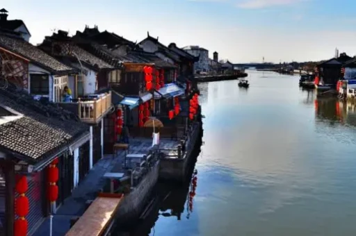 上海不夜城打卡地推荐:当霓虹撕开午夜,魔都的魂才真正苏醒 上海不夜城打卡地推荐:当霓虹撕开午夜,魔都的魂才真正苏醒